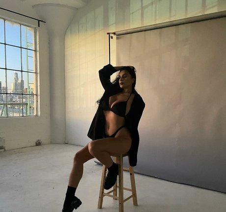Jordan Taverner pornstar nudes images