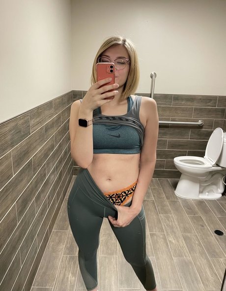 LilMisssIris top profile image