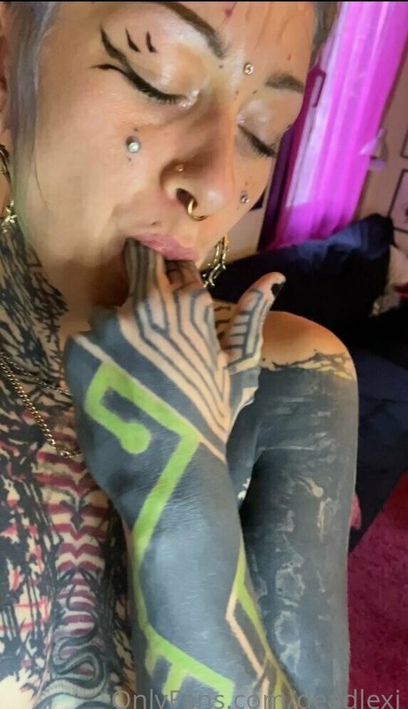 deadlexi pornstar top picture