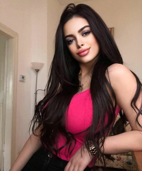 Maya Bulgarien art model img