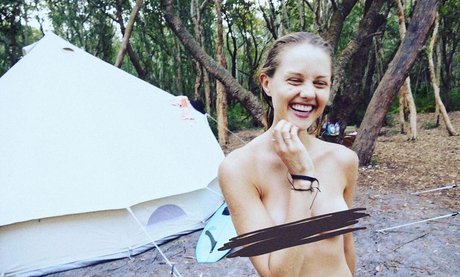 Isabelle Cornish star naked gallery