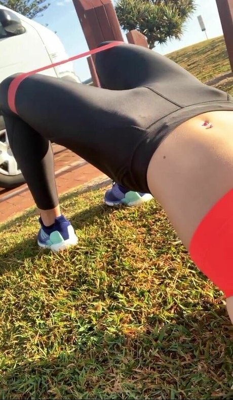 Isabelle Cornish star sex picture