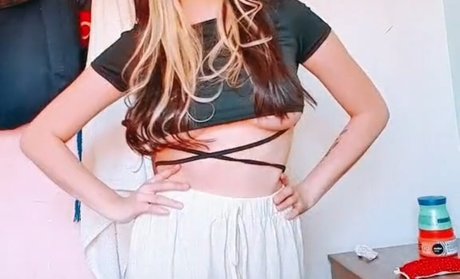 Pezinhos Da Minha Amiga exclusive model img