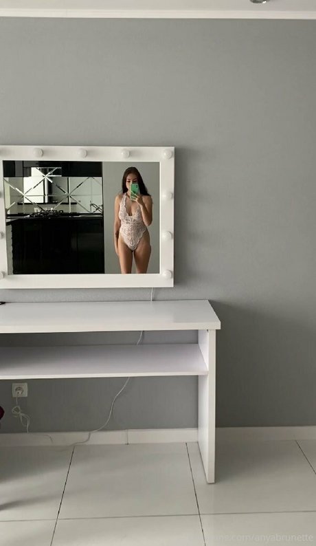 anyabrunette art actress galleries