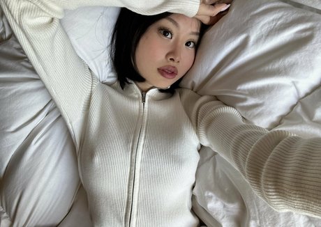 Lisa Rottenbugeyes free actress photos