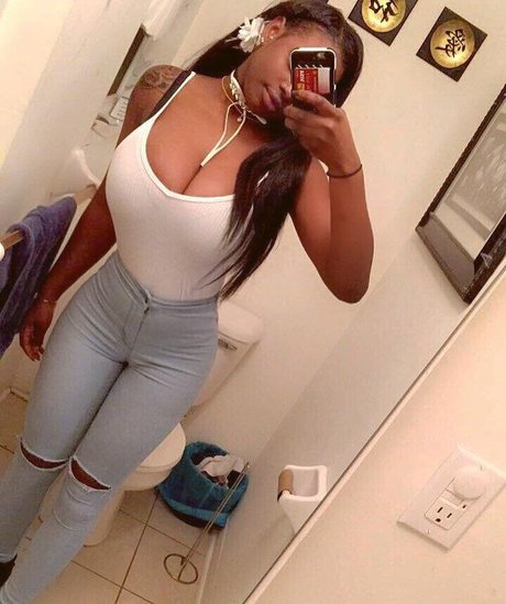 Itstaviaa pornographic actress picture