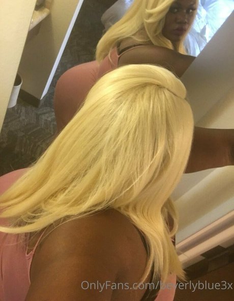 beverlyblue3x model naked pic