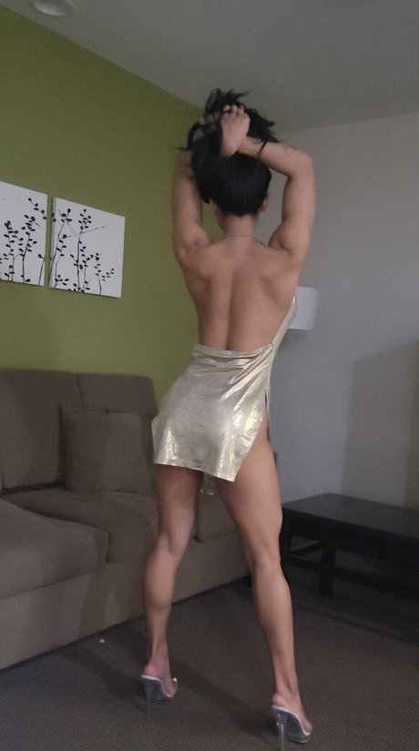 mynxmamii model nude image