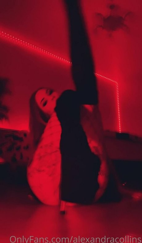 Alexx Collins sexy pornstar image