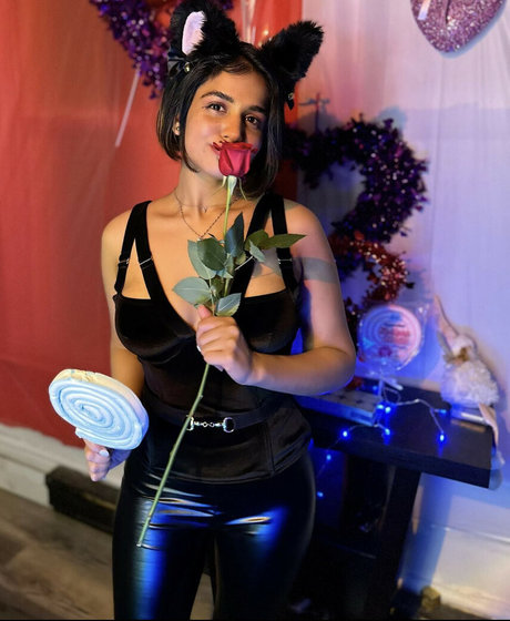 Little Grapefruit sex model photos