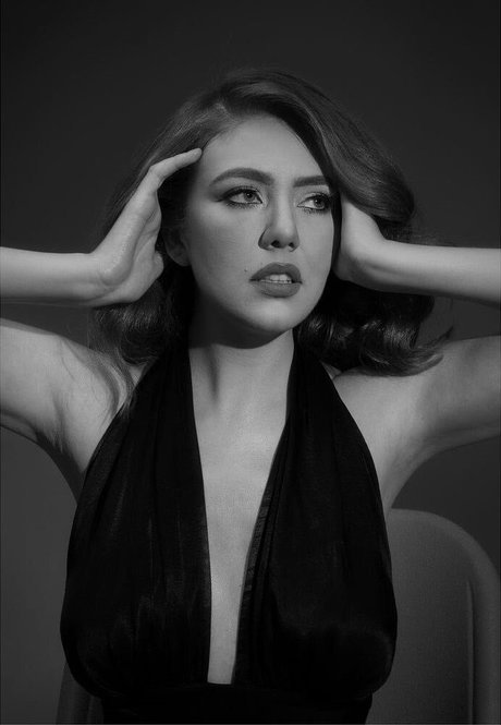 Rahma Hassan model sexy pic