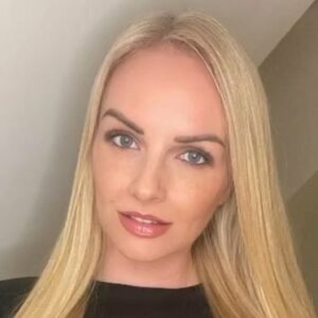 charlottewoodx star best pics
