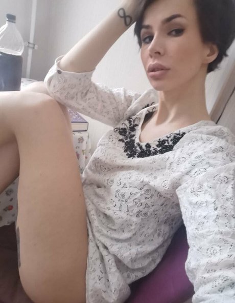 elenahug pornographic model archive