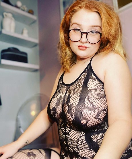 Deviantbex model hot photos