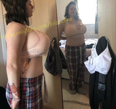 lolaceline xxx model image