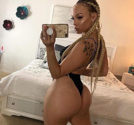 Krissy Mechelle pornographic star pics