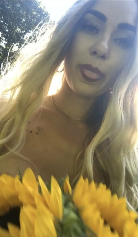 mizroseexposed pornographic model photos