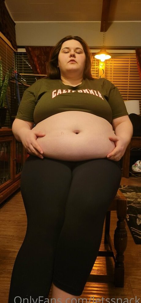 letssnack model naked galleries