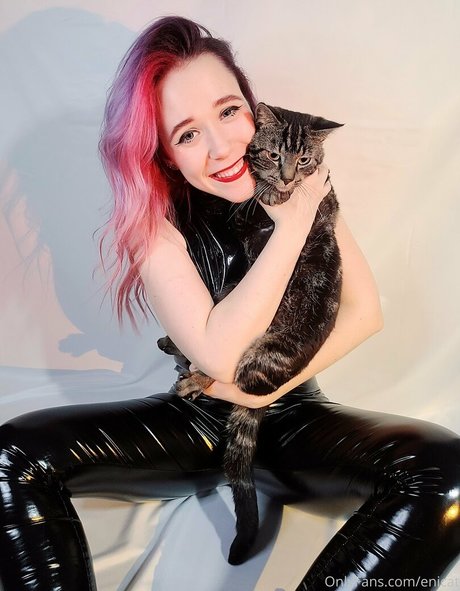 enicat top actress image