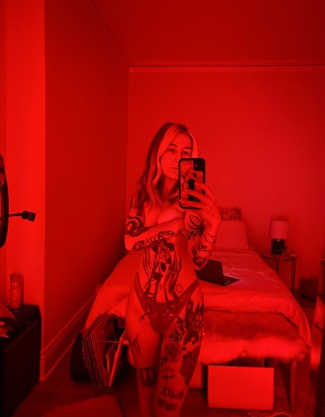 simpwhisperer naked pornstar photos