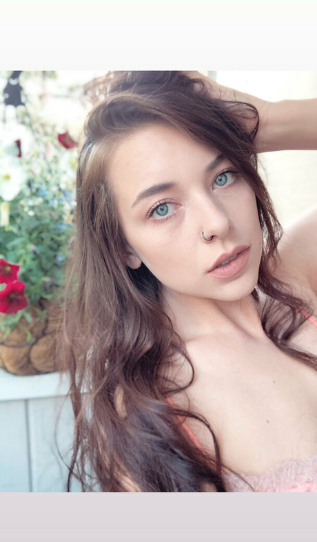 provisionalsecret nudes star photos
