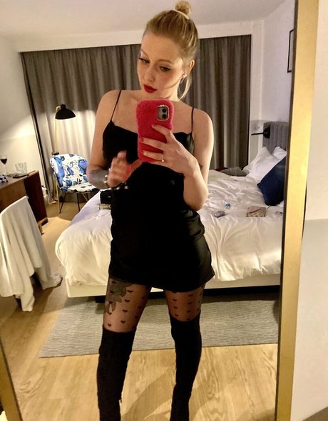 loumonrow pornstar art picture