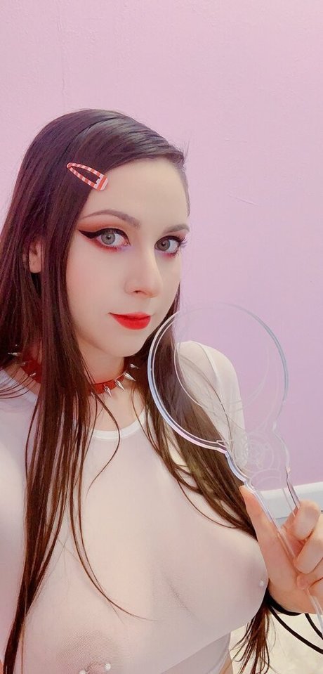 lunackitsuen sexy pornstar image