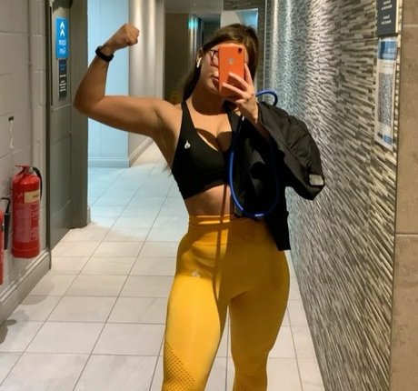 MyProtein model top photos