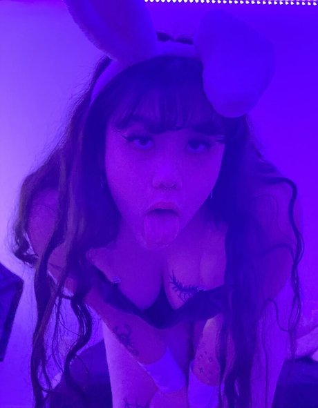 cumdumplin erotic model photo