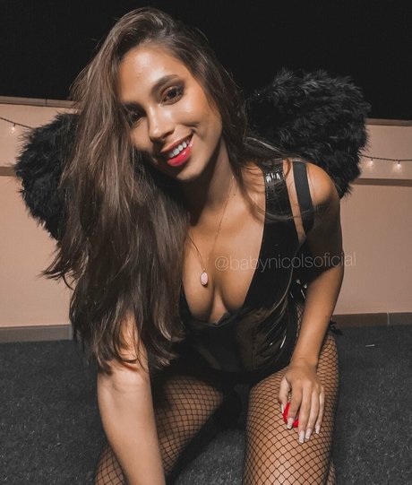 babynicolslife nudes model gallery