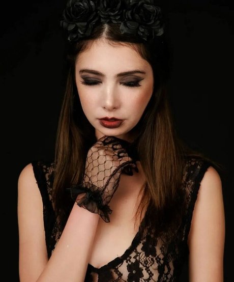 Daniela Bar model top pic