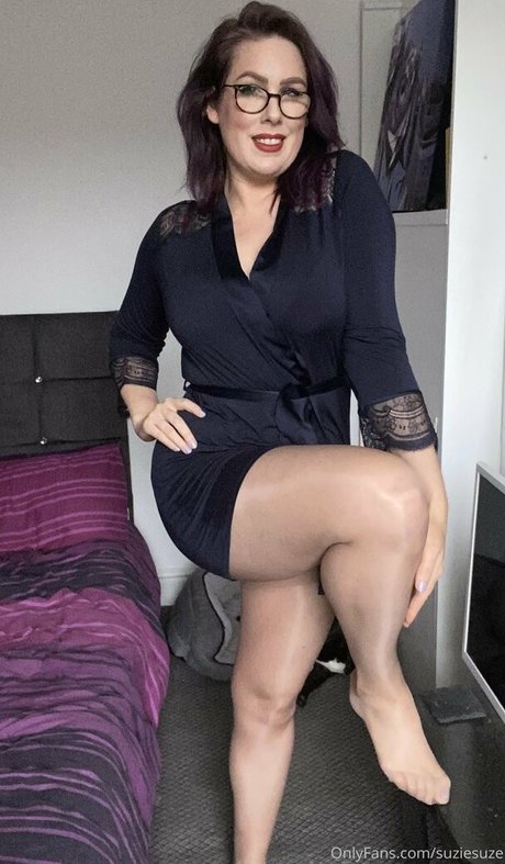 suziesuze sex actress photo