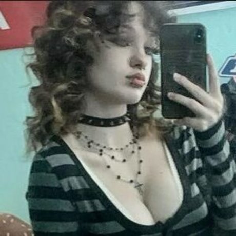 goth queen os nude model archive