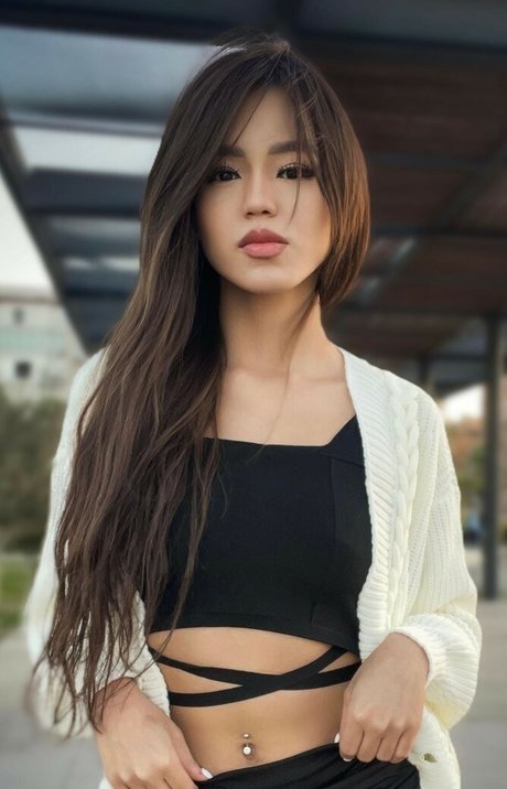 Zhang sex model photos