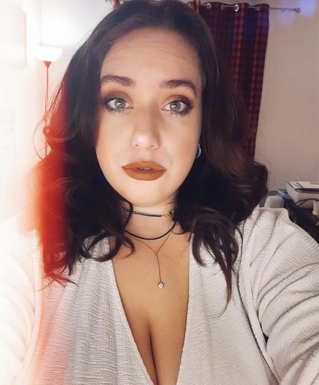 lartdanstoutessesformes hot model img