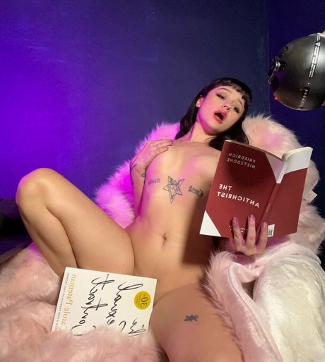 Lavlune nude star archive