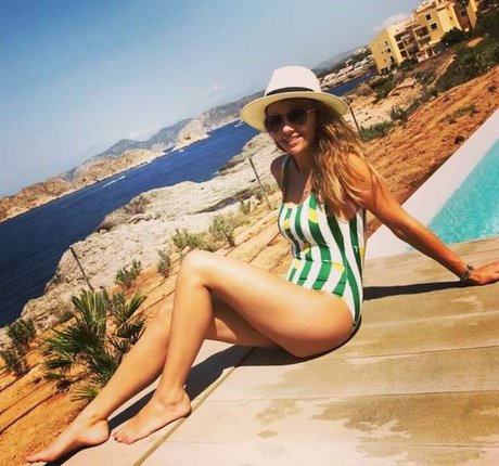 Samia Ghadie star nude gallery