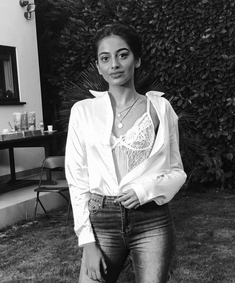 Banita Sandhu adult actress image