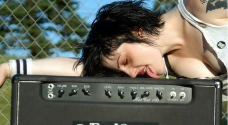 Brody Dalle star adult photo