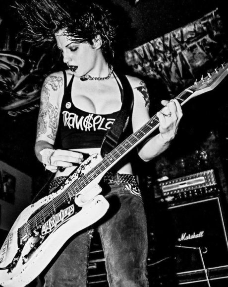 Brody Dalle model nudes pic