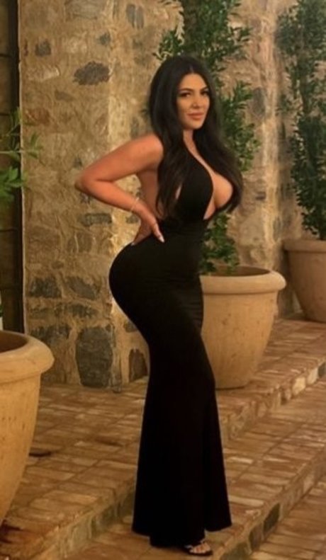 Nikki Waka pornstar exclusive image