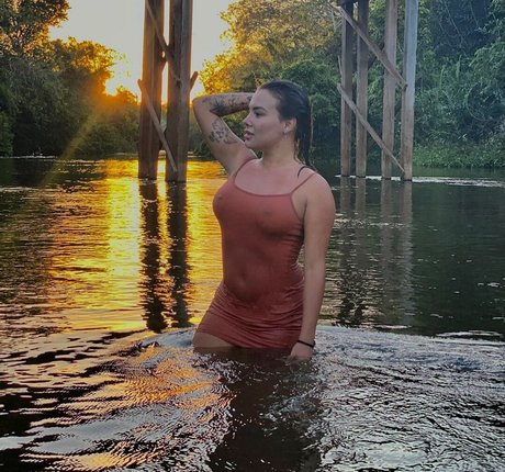 Andressa Oliveira sexy actress photo