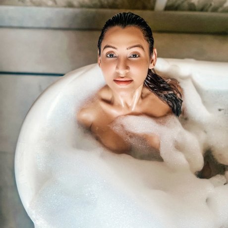 Karrishma Kar pornstar nudes pictures