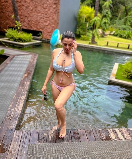 Karrishma Kar pretty actress img