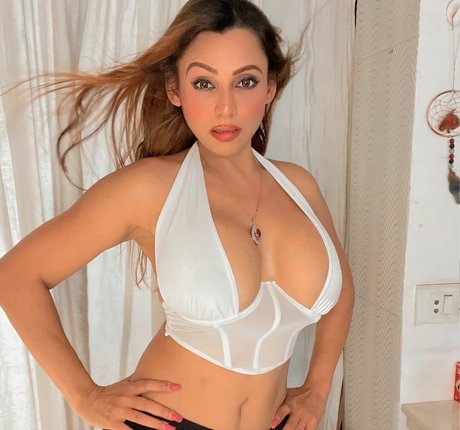 Karrishma Kar exclusive model photos