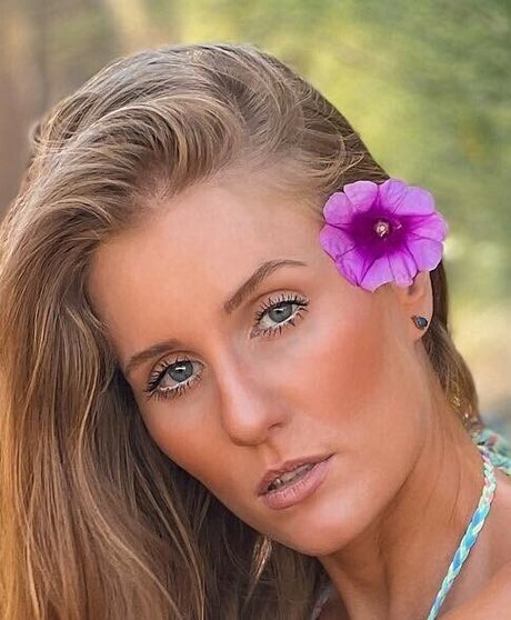 Maysa Preys star naked picture