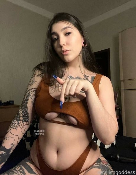 Devilish Goddess pornstar top photo
