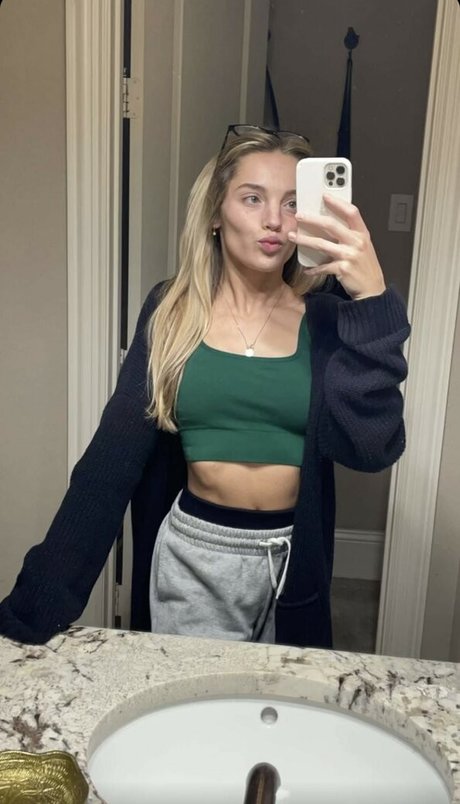 Reagan Campbell top profile image