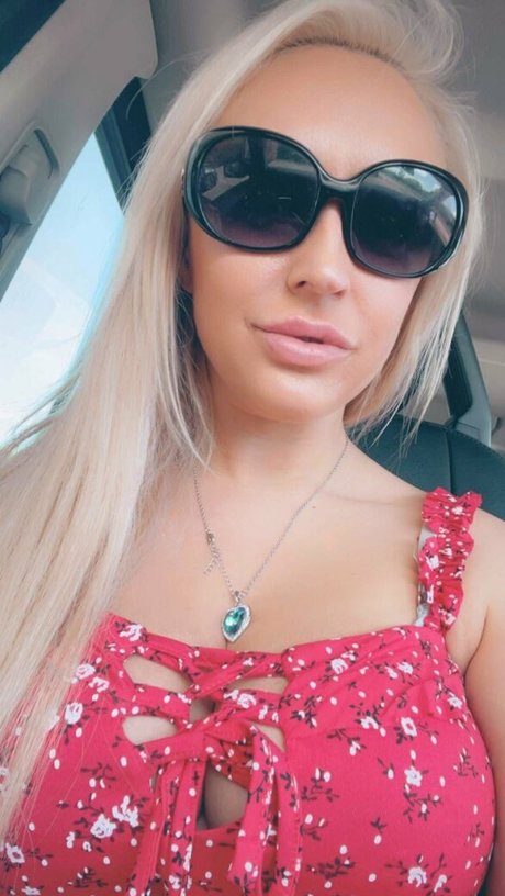 Amber Deen star erotic pics