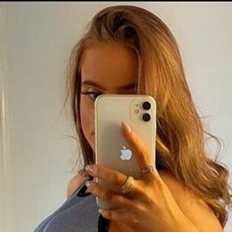 Lucycombe model sexy photos